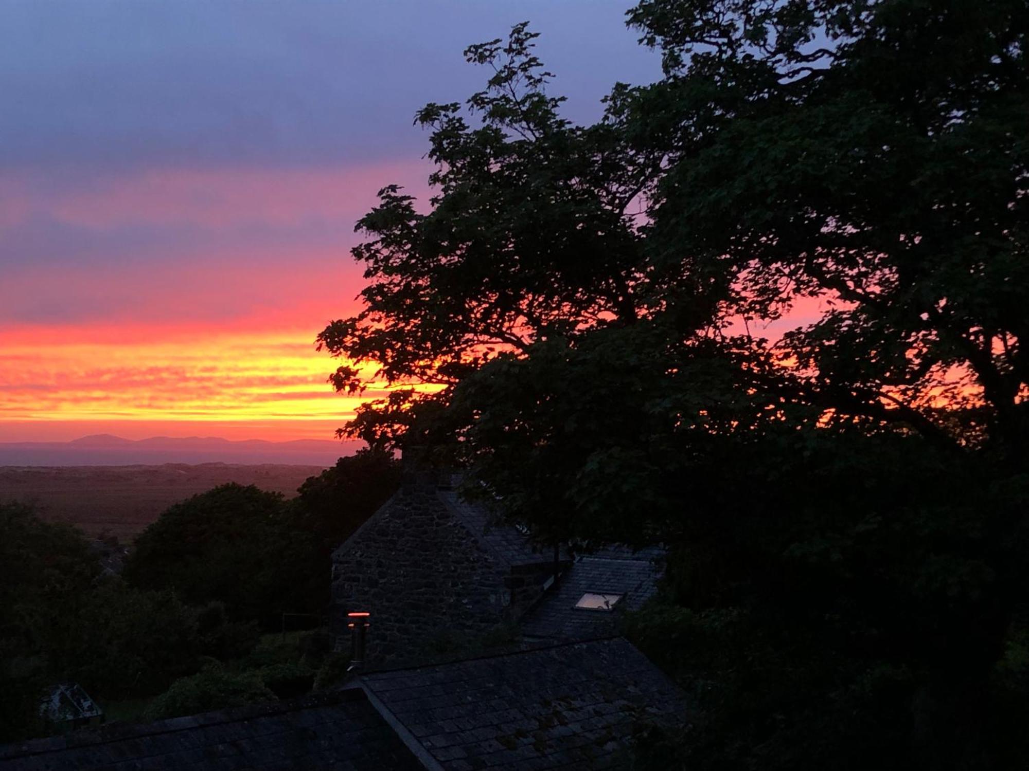 The Old Farmhouse B&B Dyffryn Ardudwy Bagian luar foto